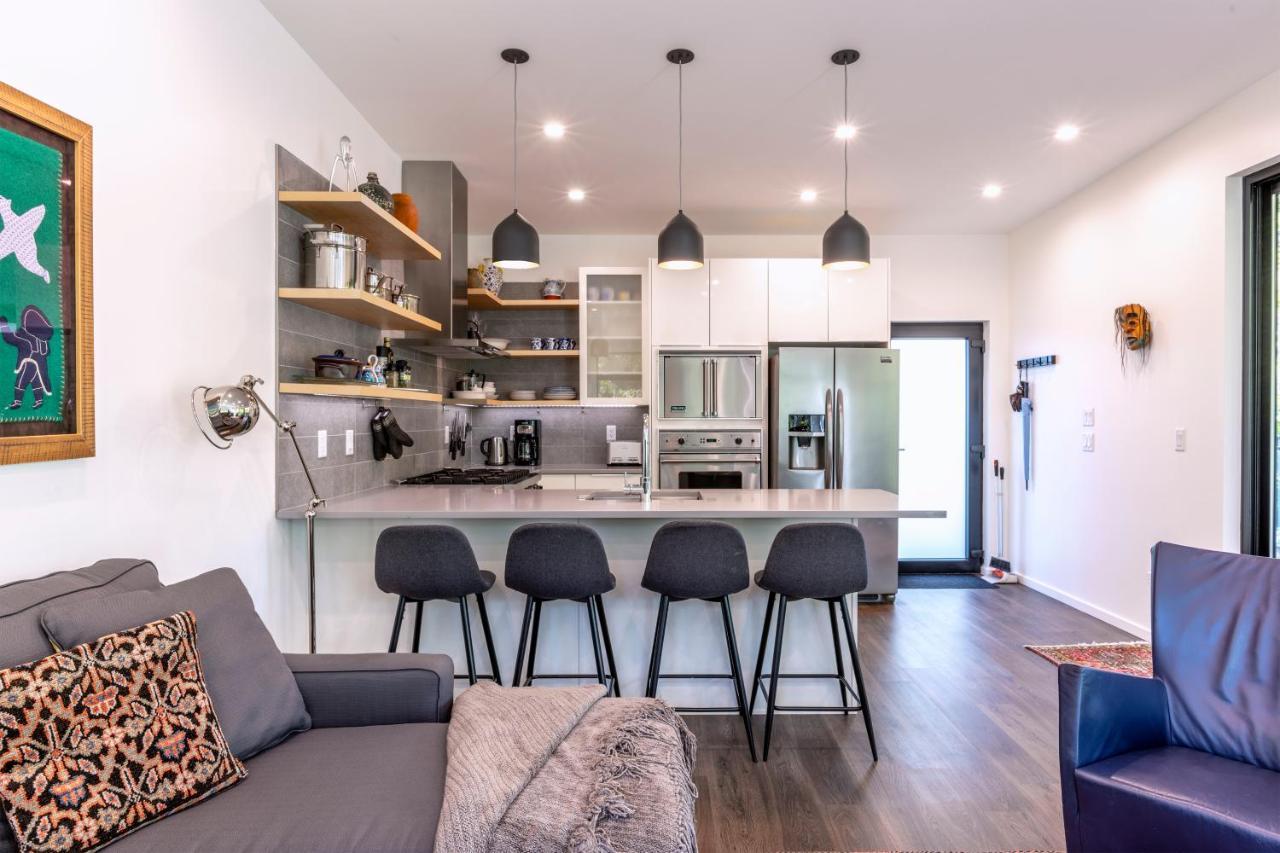 Storm Cove Suites Уклуелет Екстериор снимка