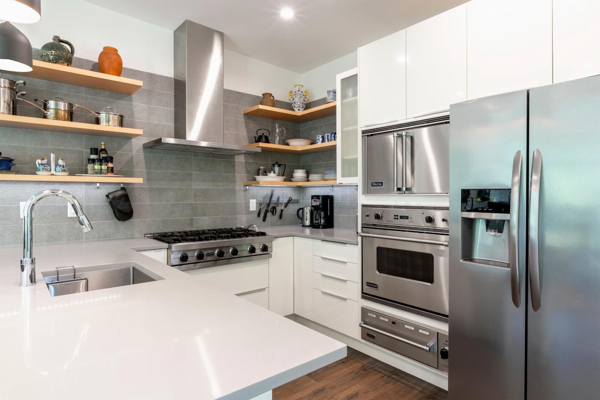 Storm Cove Suites Уклуелет Стая снимка