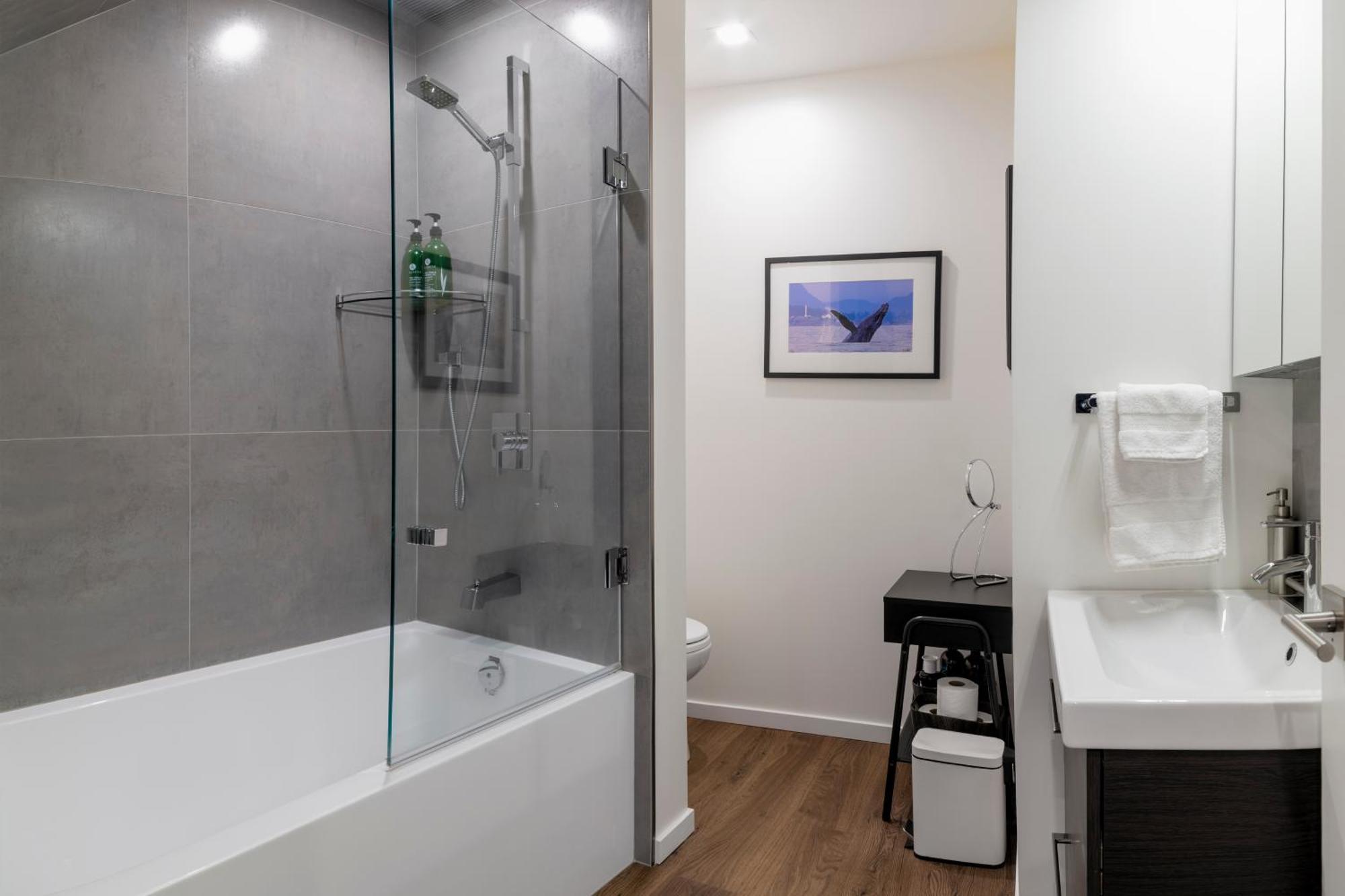 Storm Cove Suites Уклуелет Стая снимка