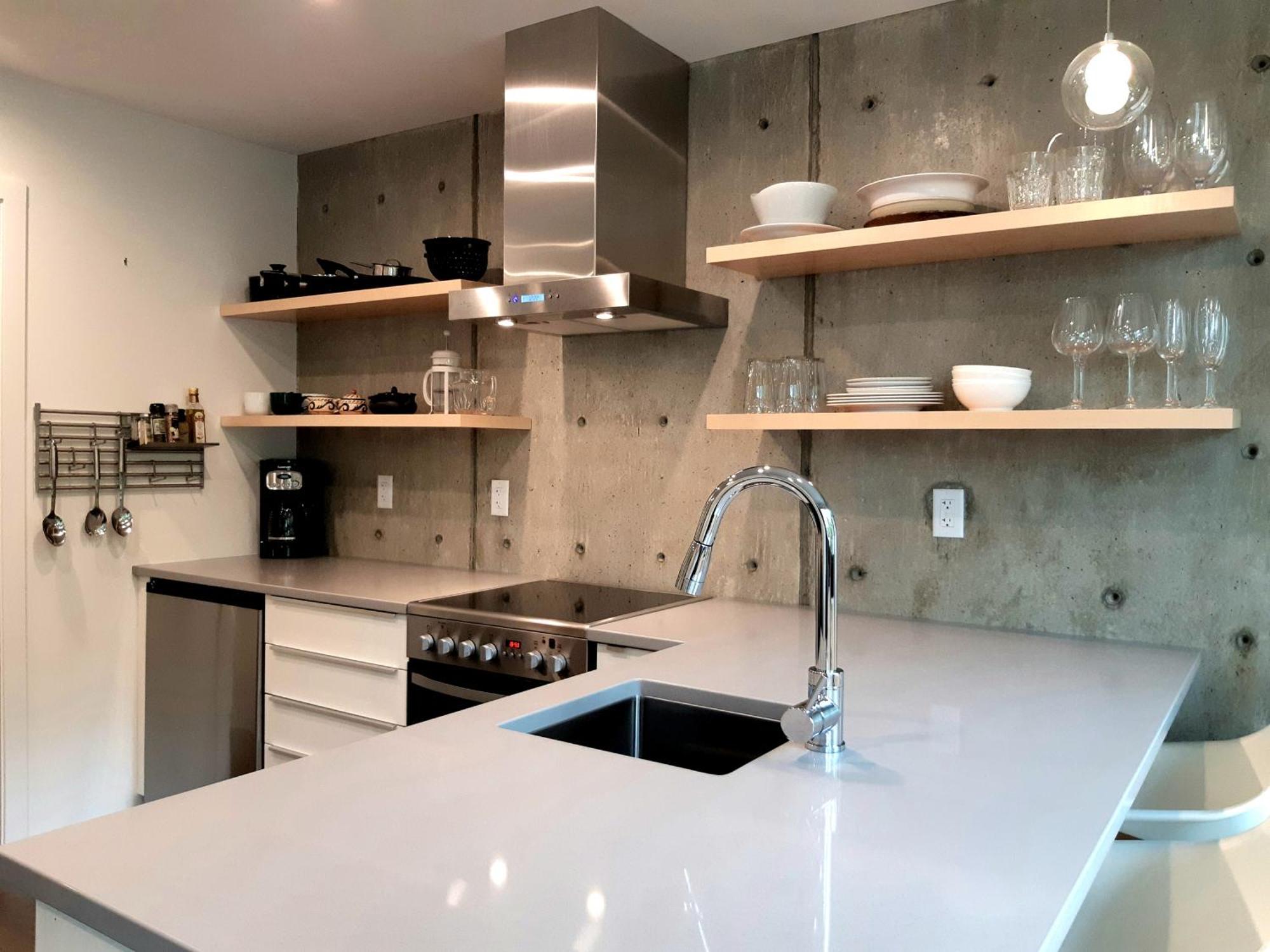 Storm Cove Suites Уклуелет Стая снимка