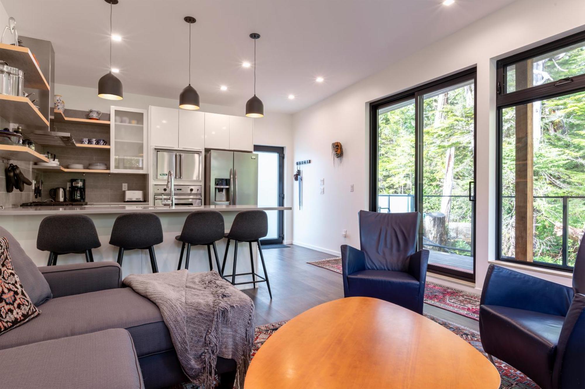 Storm Cove Suites Уклуелет Стая снимка