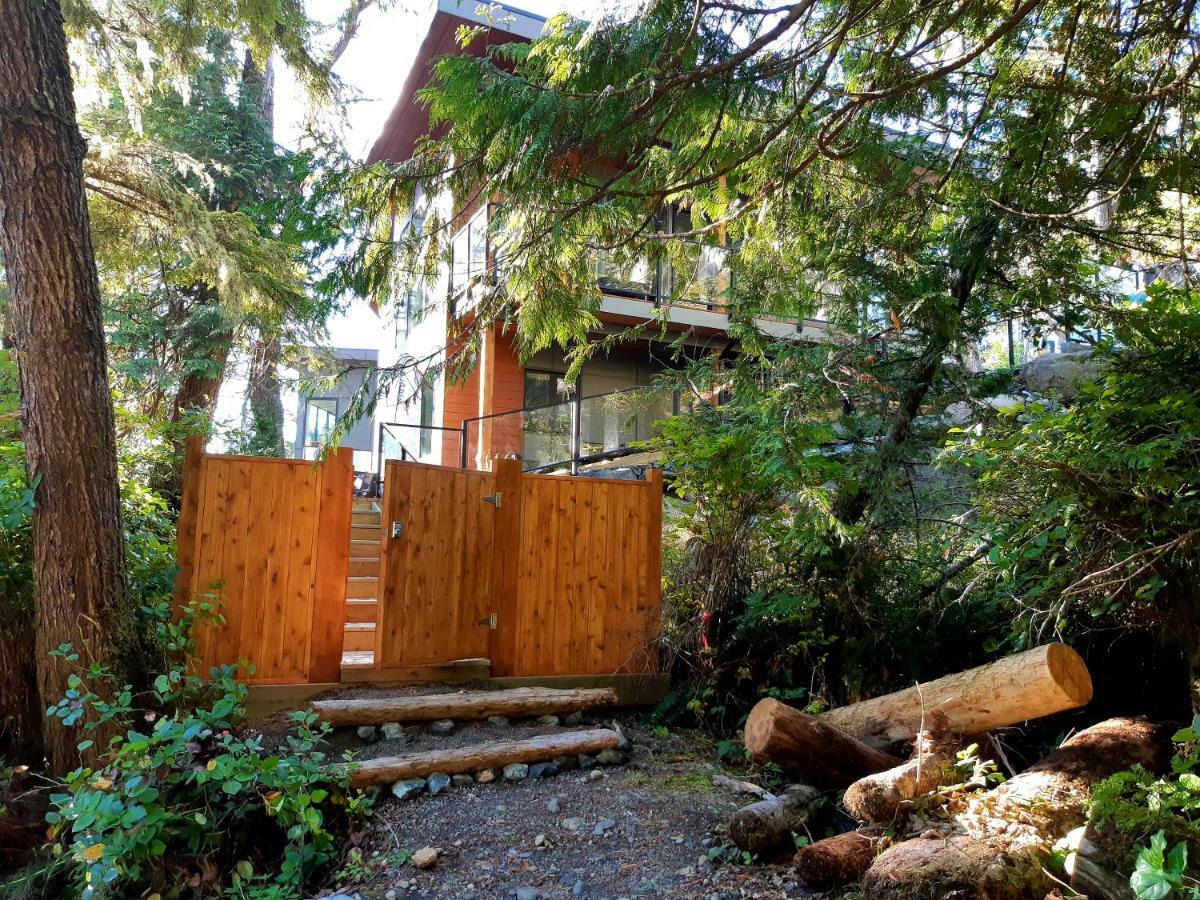 Storm Cove Suites Уклуелет Екстериор снимка