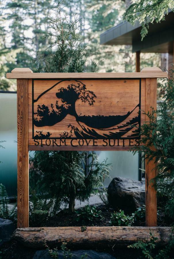 Storm Cove Suites Уклуелет Екстериор снимка